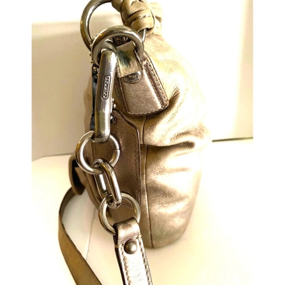 Coach vintage metallic gray silver distressed leather crossbody handbag - Picture 8 of 11